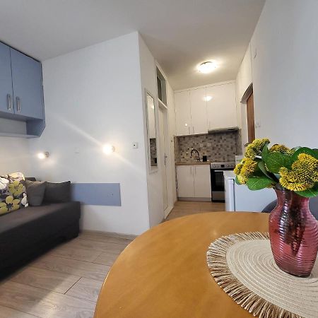 Mali Apartman U Centru Макарска Экстерьер фото