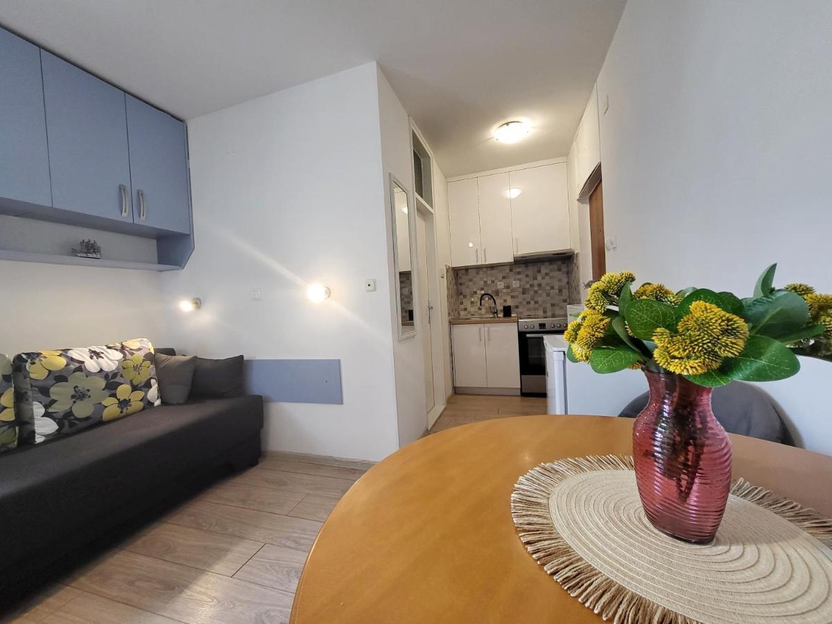 Mali Apartman U Centru Макарска Экстерьер фото