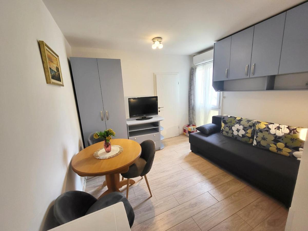 Mali Apartman U Centru Макарска Экстерьер фото